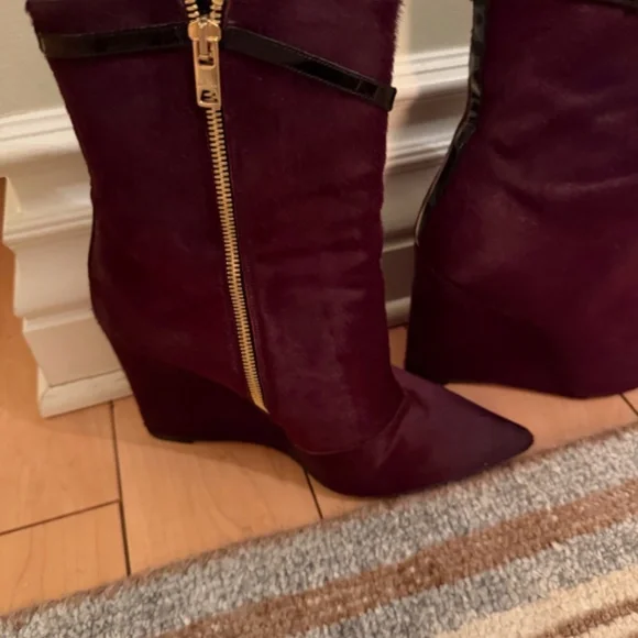 BURBERRY size 39.5 wine heritage texture walsingham 105 wedge ankle boot - Picture 5 of 16